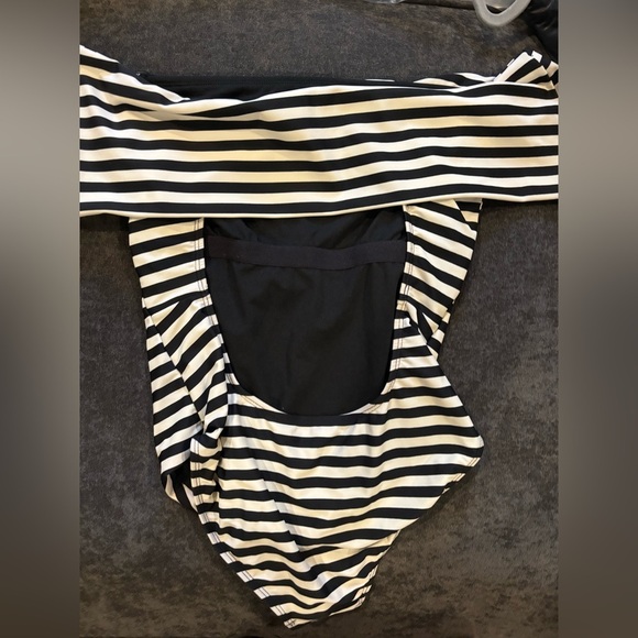 Rachel Black and White Garment - Picture 3 of 3